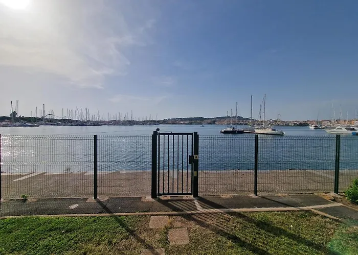 213 Ile Des Pecheurs, Vue Port * آجد